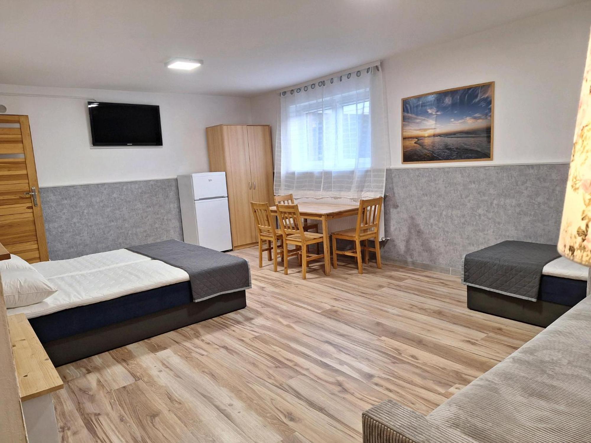 Lesne Zacisze Hotell Mikoszewo Exteriör bild